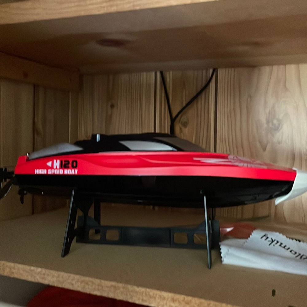 High speed boat